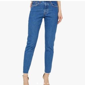 NWOT - LEVIS SKINNY JEANS